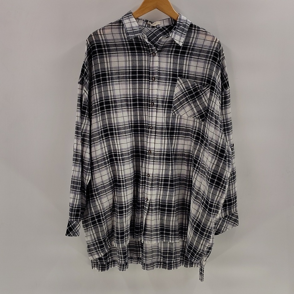 Oddi Plaid button Down Size Small Medium Oversized Long Sleeve side Pockets
